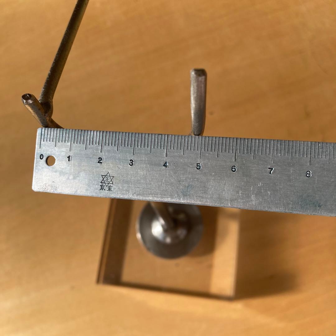 ビンテージポストモダンアクリルスチールスタンド飾り台　レトロインダストリアル