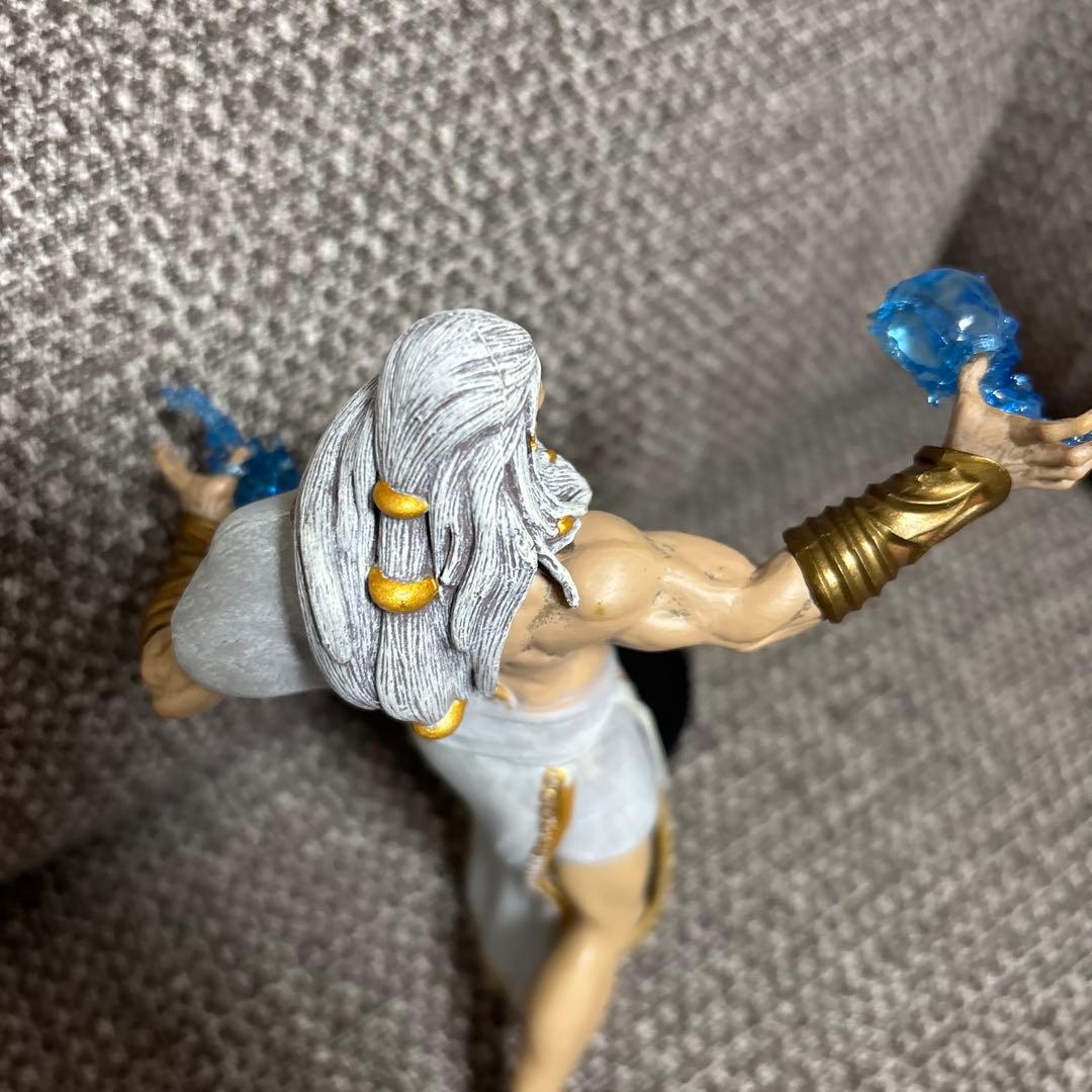 ゴッドオブウォー　ゼウス　フィギュア