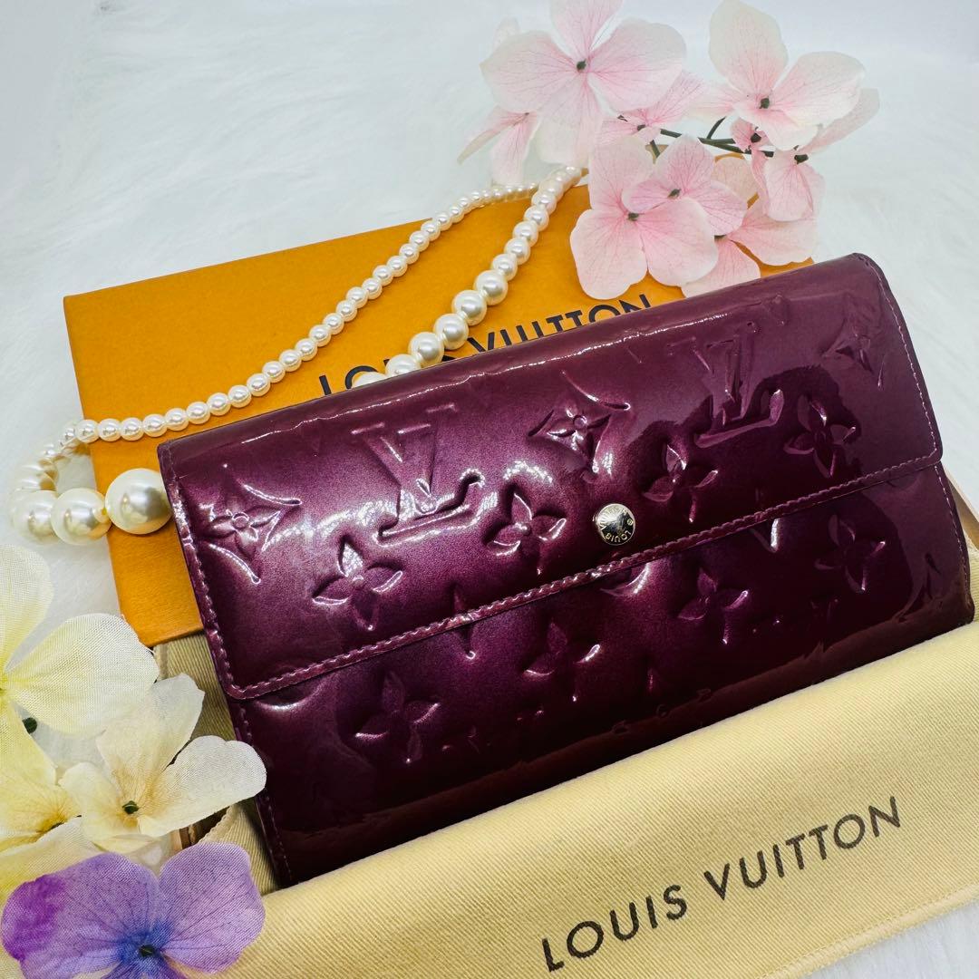 ルイヴィトン ポルトフォイユ・サラ モノグラム ヴェルニ 長財布 アマラント