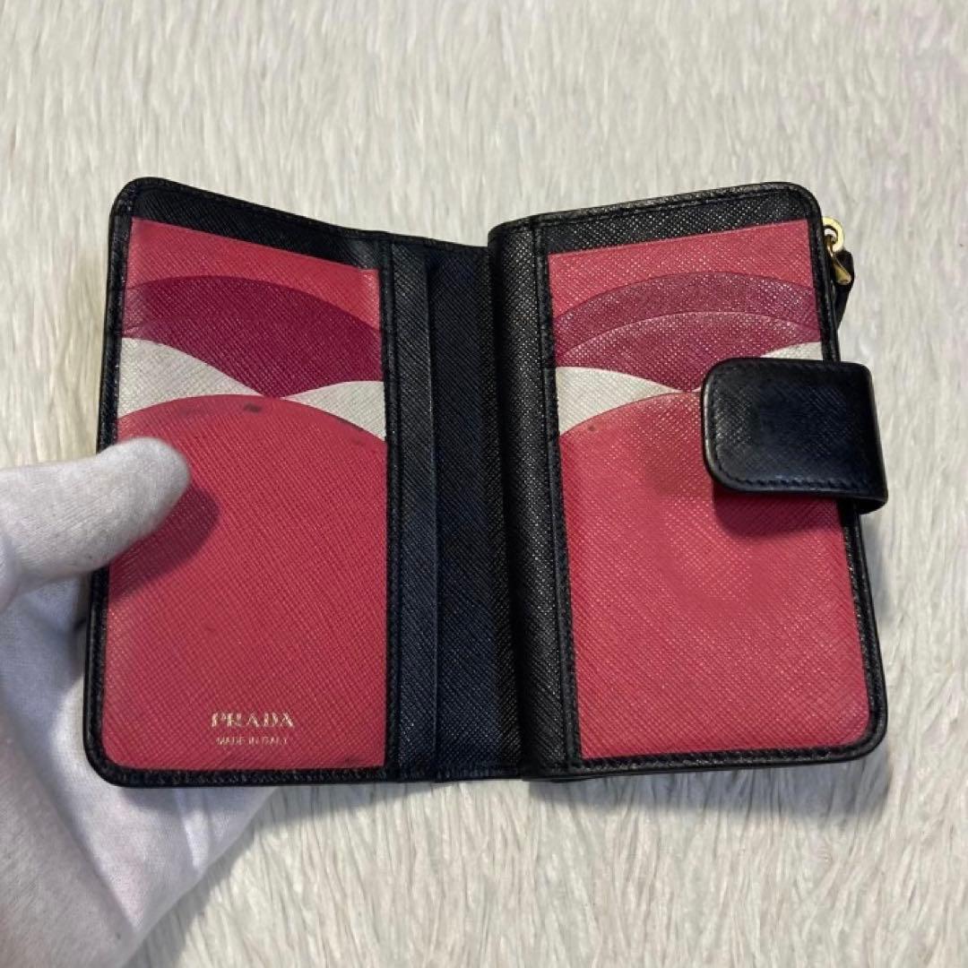 最終価格　定番　早い者勝ち　PRADA プラダ　バイカラー　二つ折り　黒 財布