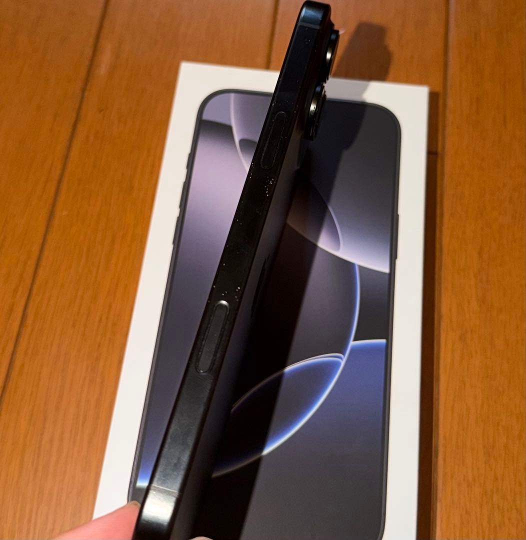 iPhone 16 Pro maxブラックチタニウム 本体