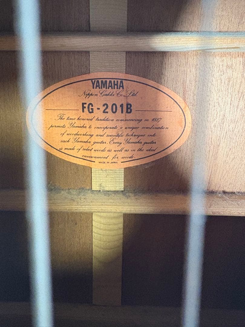 ヤマハ　アコギ　FG-201B 弦付き