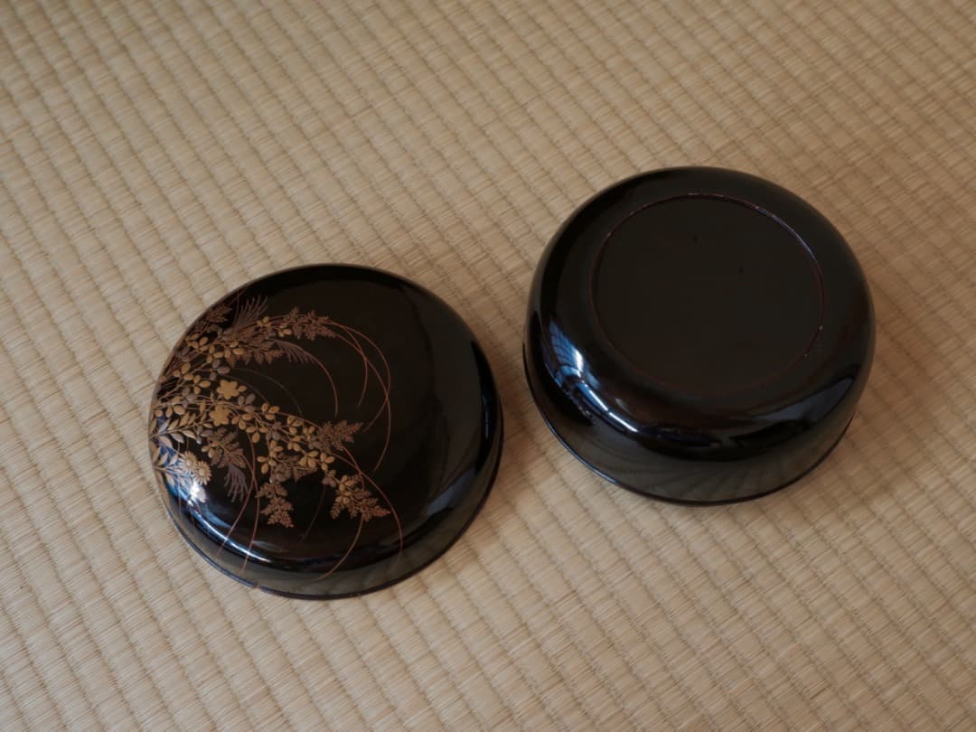 秋草蒔絵　菓子器　蓋物　食籠　漆工芸　置物　箱付　古道具　Q2005