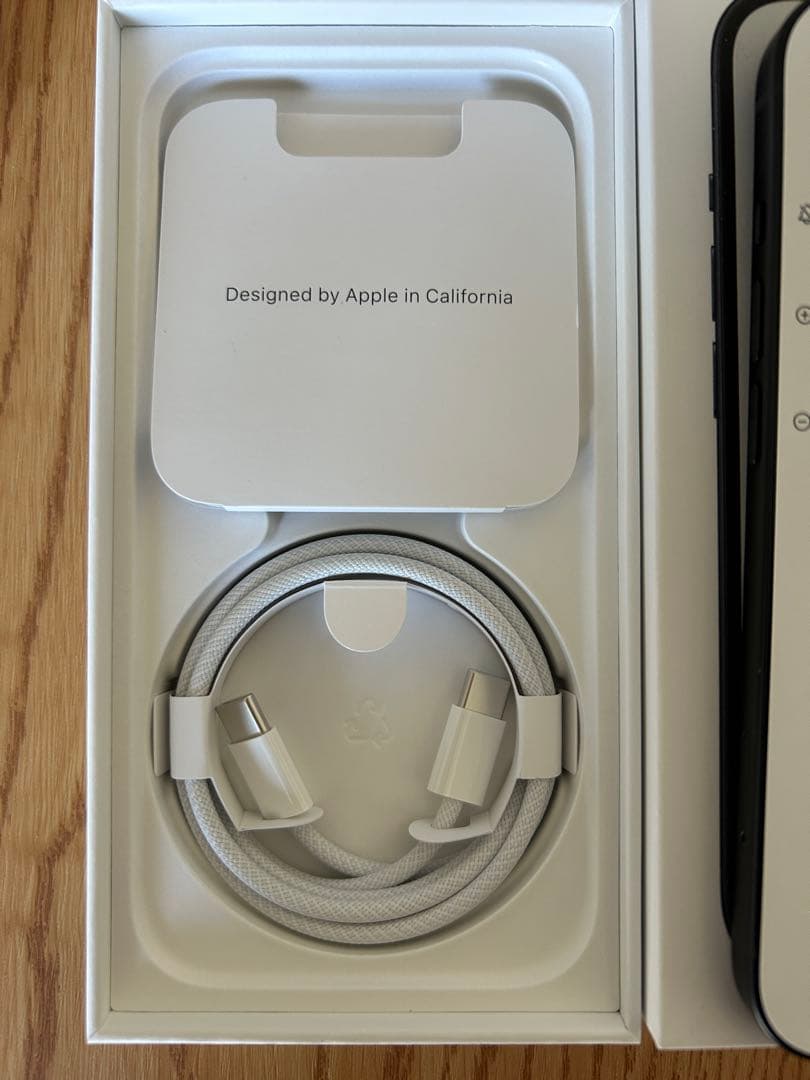 iPhone15 ブラック128GB本体USB-Cケーブル付き