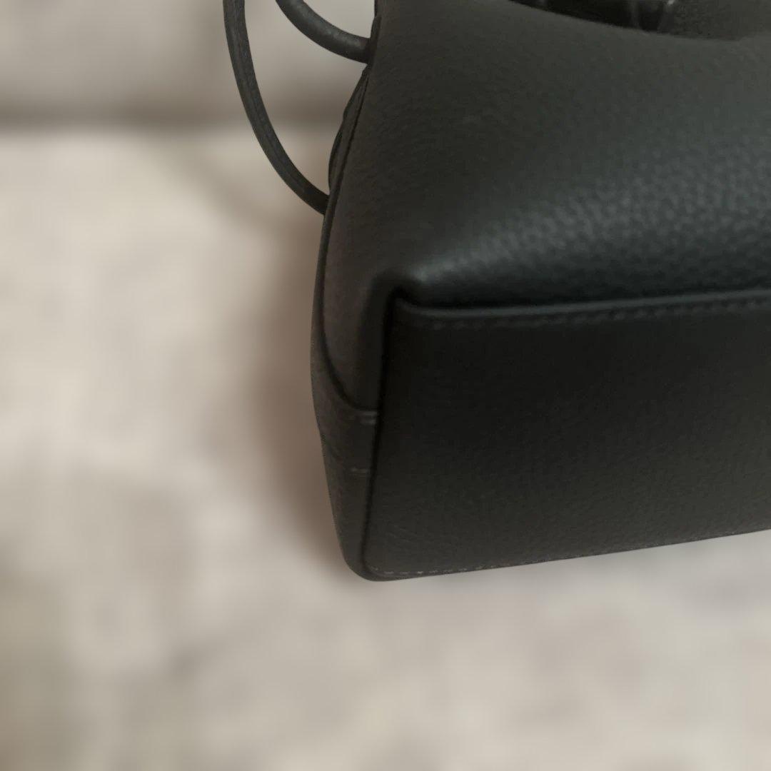 極美品　ヴァジックボンドミニ　レザー巾着型バッグトート　ブラック