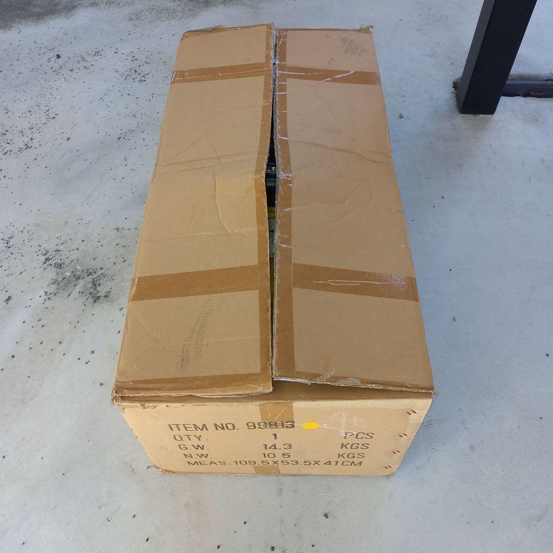 【ジャンク品】「ほぼ新品ですが」子供用　乗用電動カー　電気自動車　ラジコン