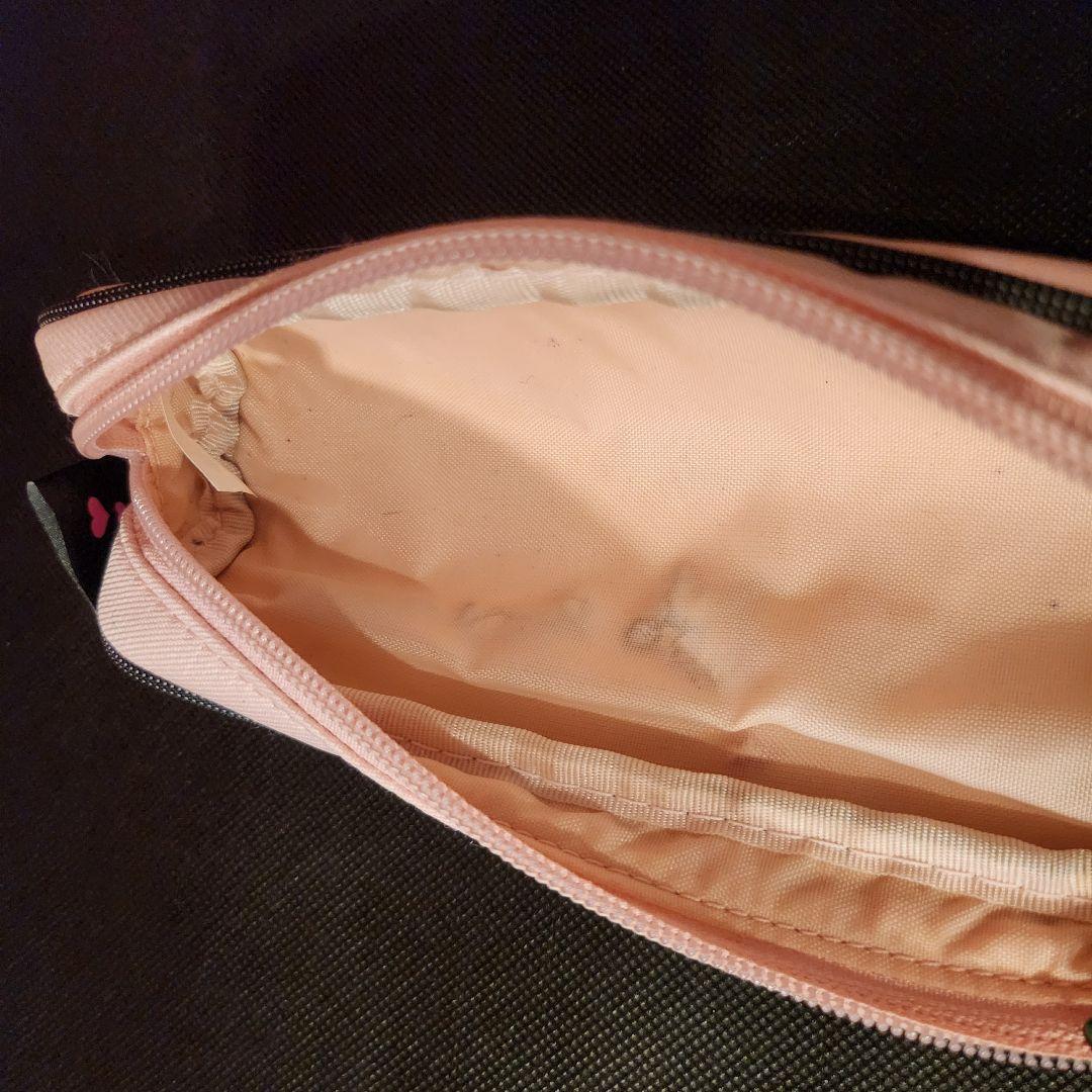 2005年製 海外限定 ハローキティ モモベリー ペンケース