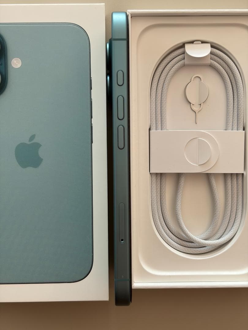 【美品】バッテリー100% iPhone16 ティール 128GB simフリー