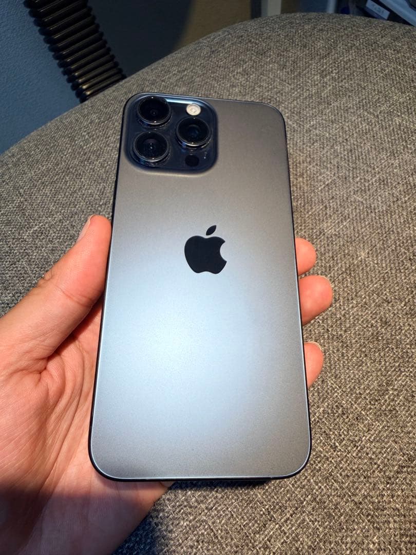 【美品】iPhone 15 Pro Max 256GB（バッテリー約85％）