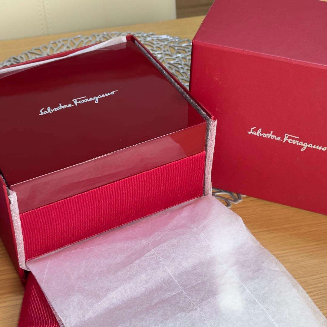 Salvatore Ferragamo F10サルヴァトーレ フェラガモ 腕時計