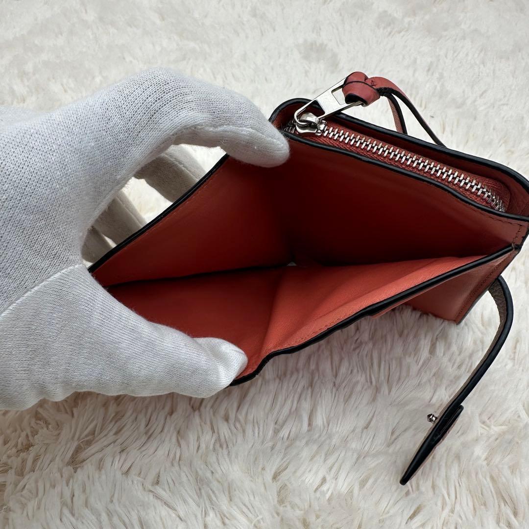 ✨美品✨ロエベ　２つ折り財布　アナグラム　バーティカルウォレット　レザー