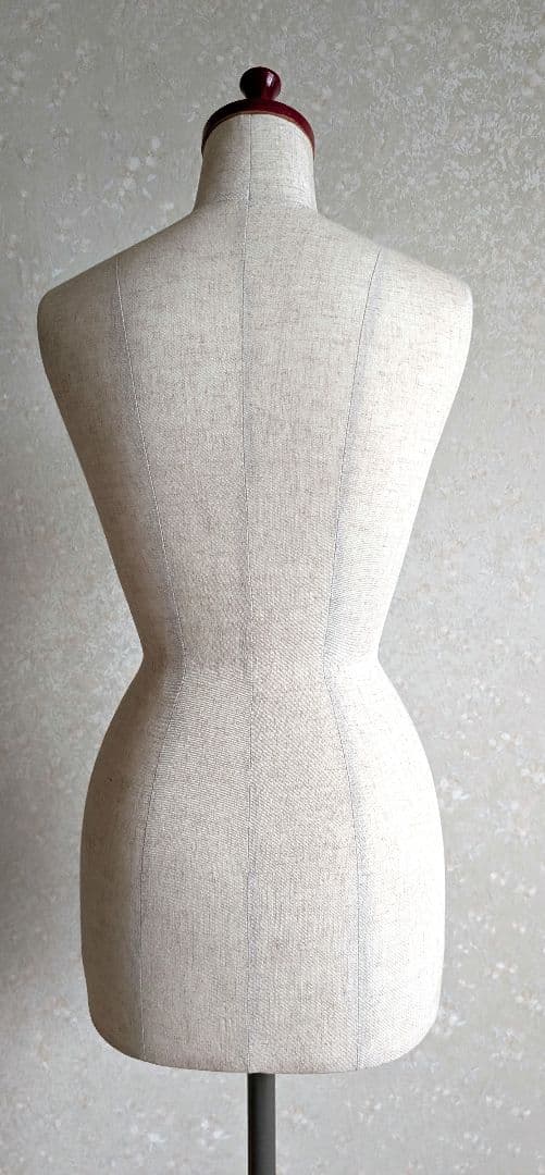 ホワイトファブリックトルソーマネキン