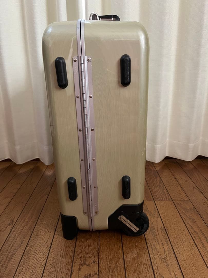 tocushino　ゼロハリ2輪　ポリカボネート　キャリーケース 中古品