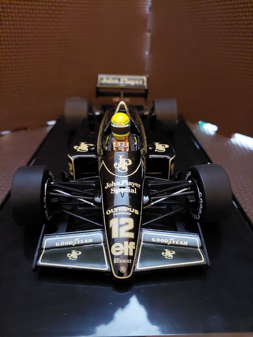 ミニチャンプ 1/18 ＃１２ ロータス 97T 1985 A・セナ JPS仕様