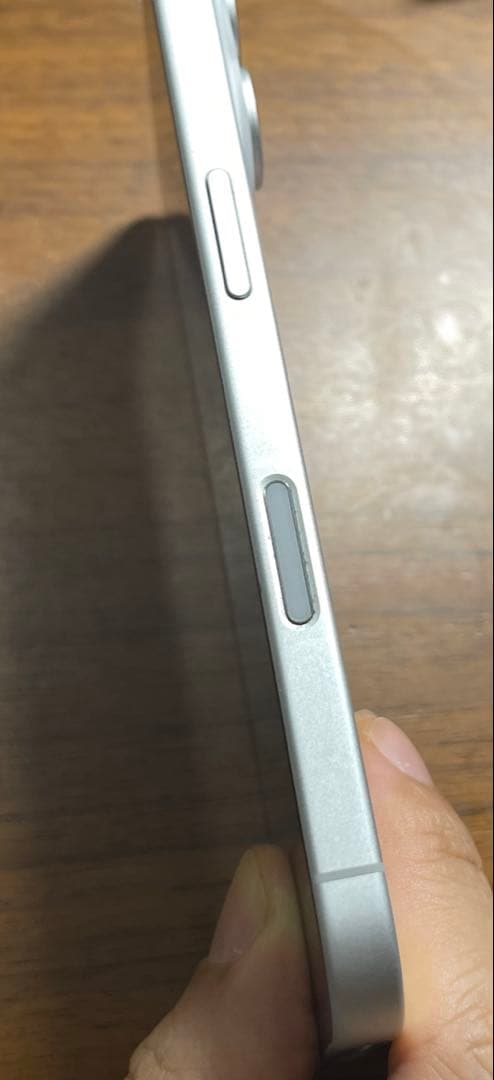 Apple iPhone 16 256GB ホワイト 94％超美品