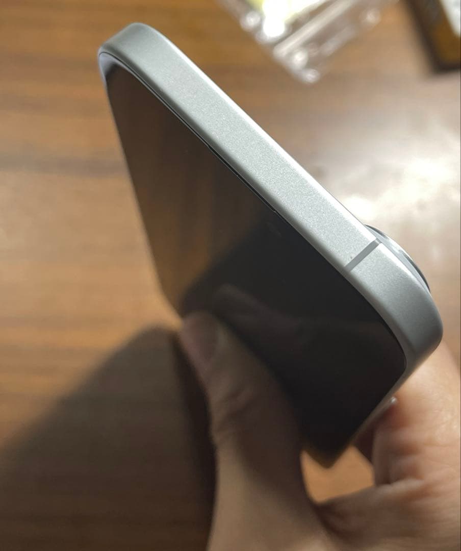 Apple iPhone 16 256GB ホワイト 94％超美品