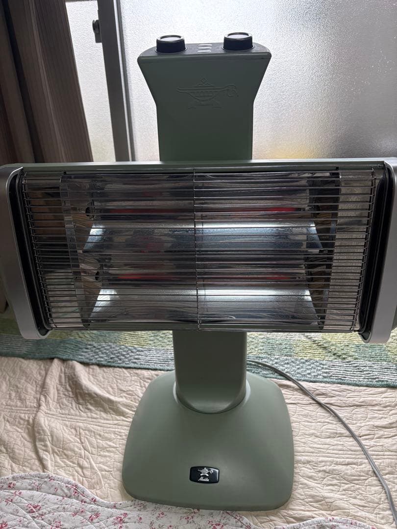 アラジン2021年製 遠赤グラファイトヒーター　グリーン　AEH-2G10AJ