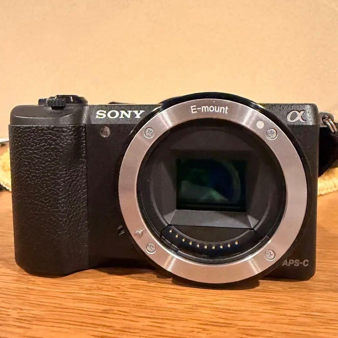 SONY α5100 ミラーレス一眼（Wi-Fi搭載）　ケース付き