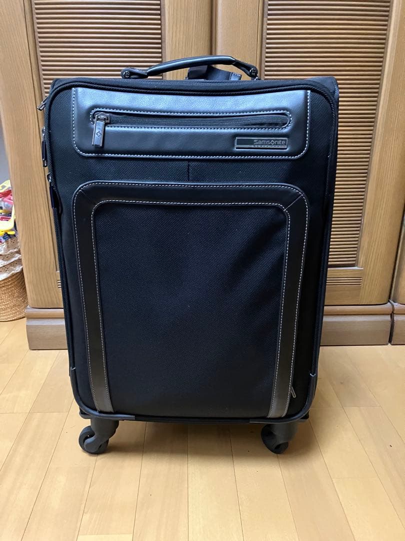 サムソナイト　Samsoniteソフトキャリーブラック旅行カバンスーツケースM