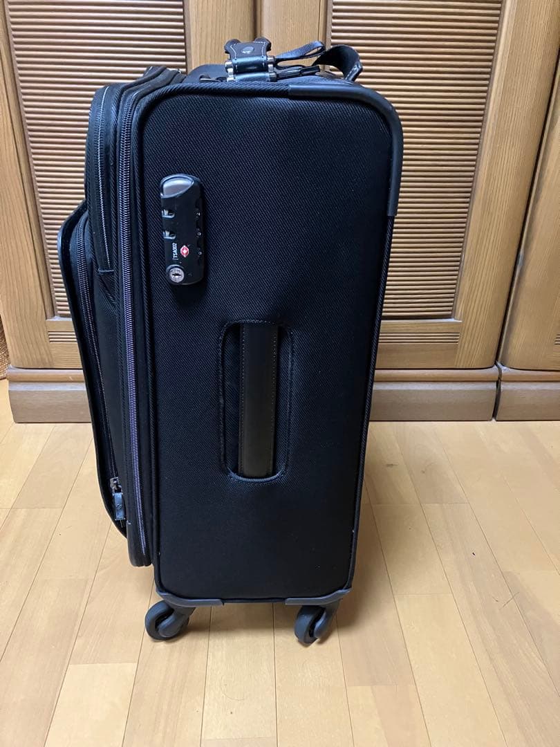 サムソナイト　Samsoniteソフトキャリーブラック旅行カバンスーツケースM