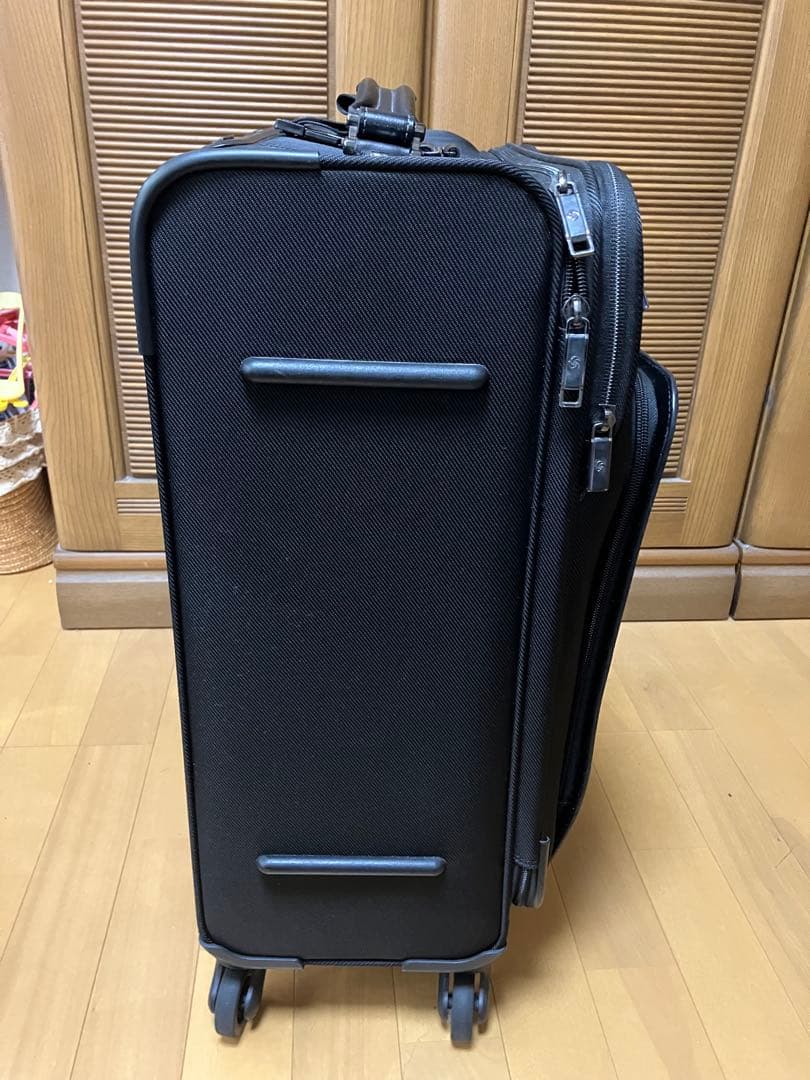 サムソナイト　Samsoniteソフトキャリーブラック旅行カバンスーツケースM