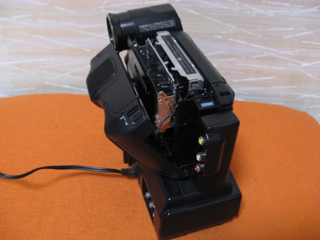 動作OK❗️☆シャープの液晶Hi8/8ミリビデオカメラ・VL-HL3