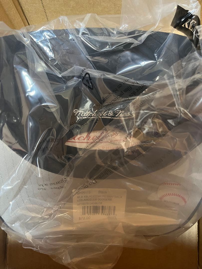 BLACK PINK LISA 着 ロサンゼルス ドジャース コラボ キャップ