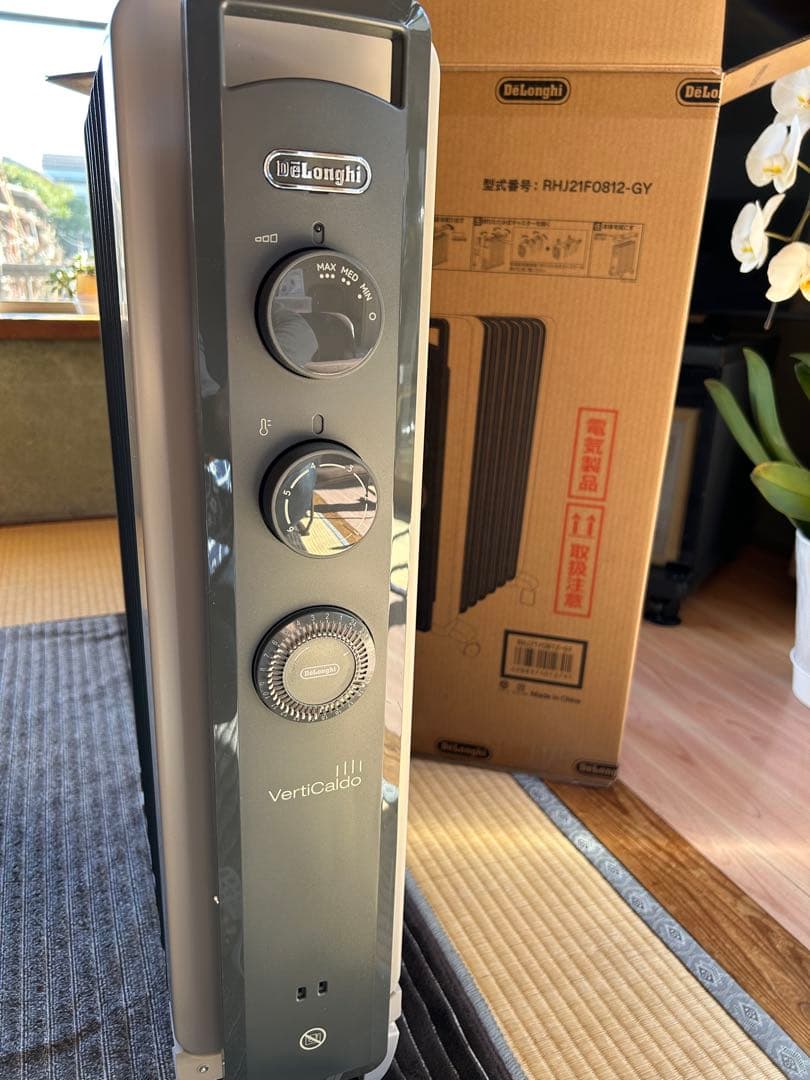 デロンギ　ヴェルティカルド　オイルヒーター