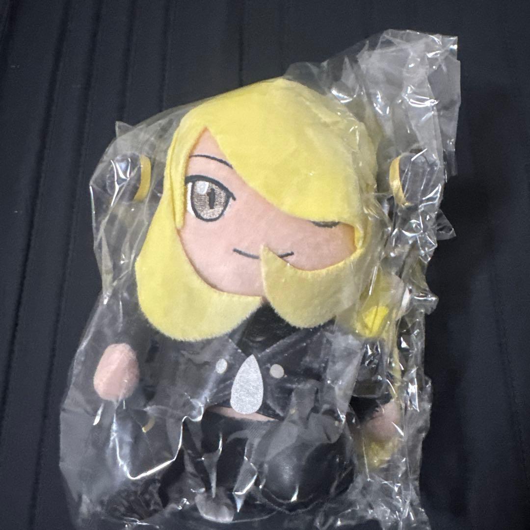 【新品未使用】ポケモン　トレーナー　シロナ　ぬいぐるみ　フィギュア　タグ付き