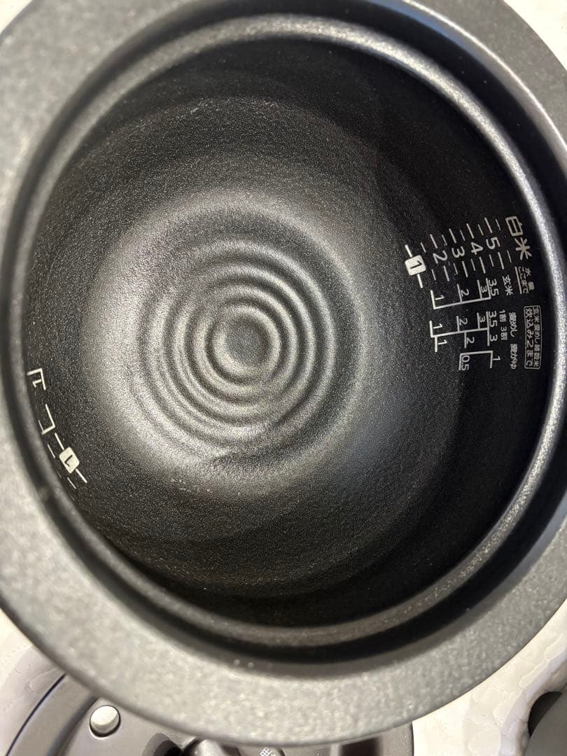 TIGER タイガー 土鍋ご泡火炊き　炊飯器 5.5合JPG-S100 3.0L