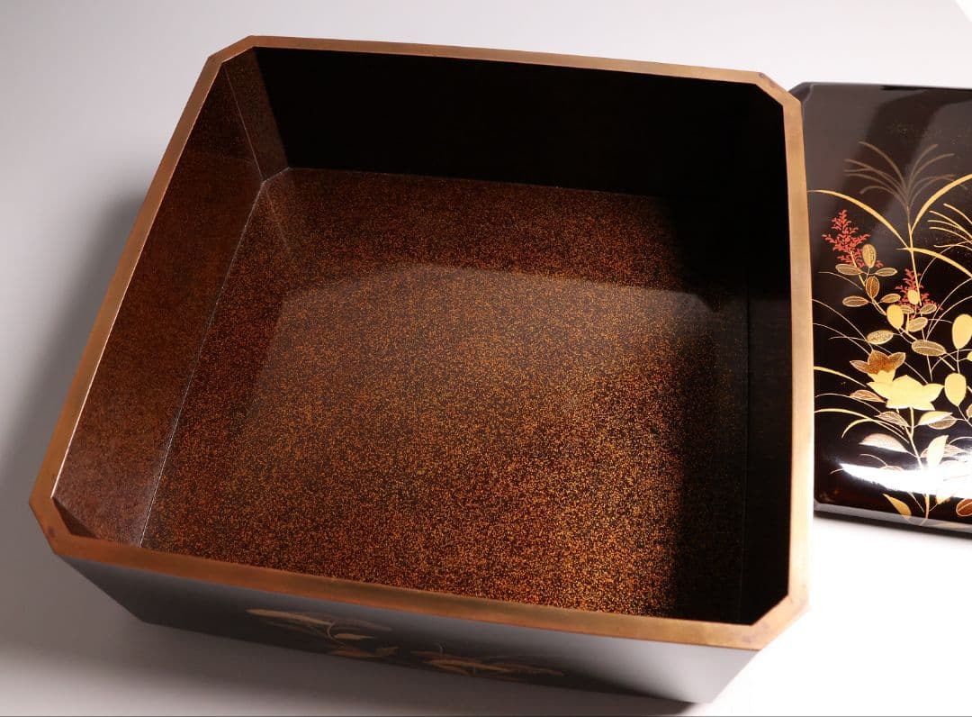 【MA696】加賀蒔絵 饅羹重 内梨地 月に雁 秋草 金蒔絵 木製 饅頭箱菓子重