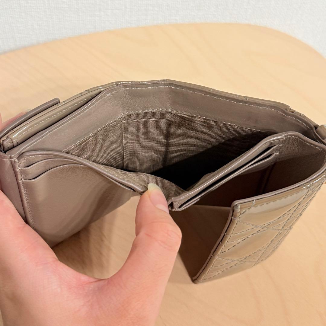 Lady Dior Lotus ウォレット　パテントカーフスキン／三つ折り財布