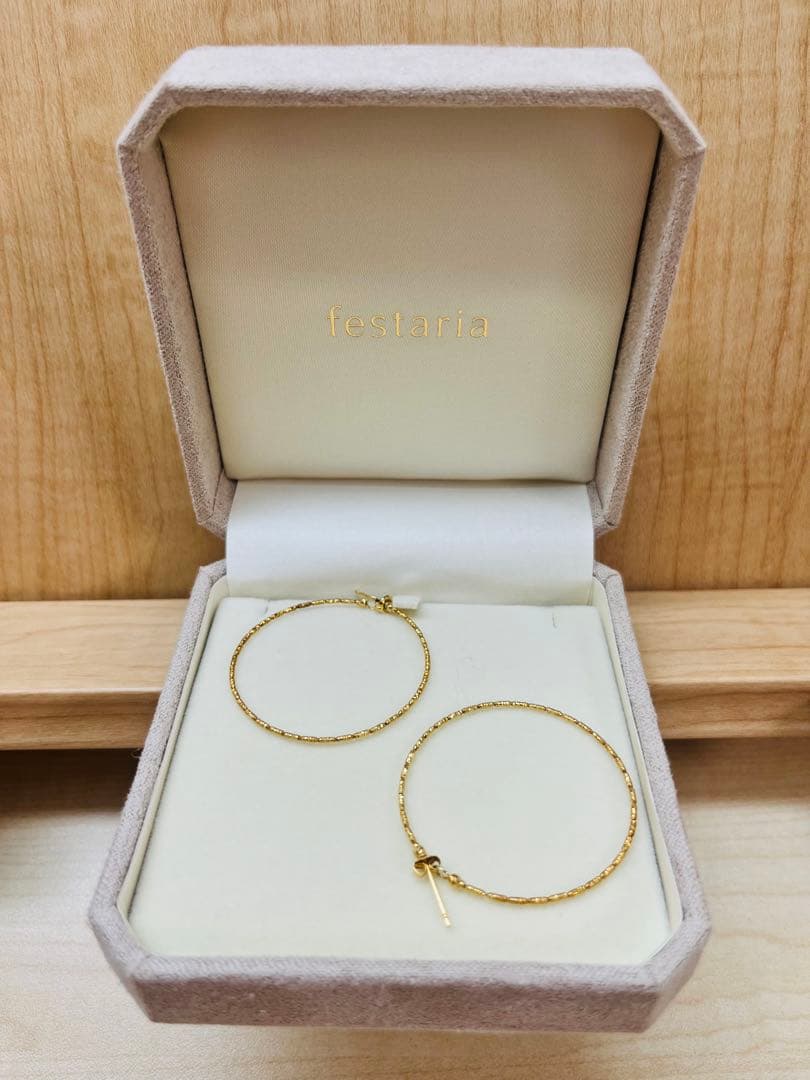 festaria ゴールドフープピアス ボックス付き