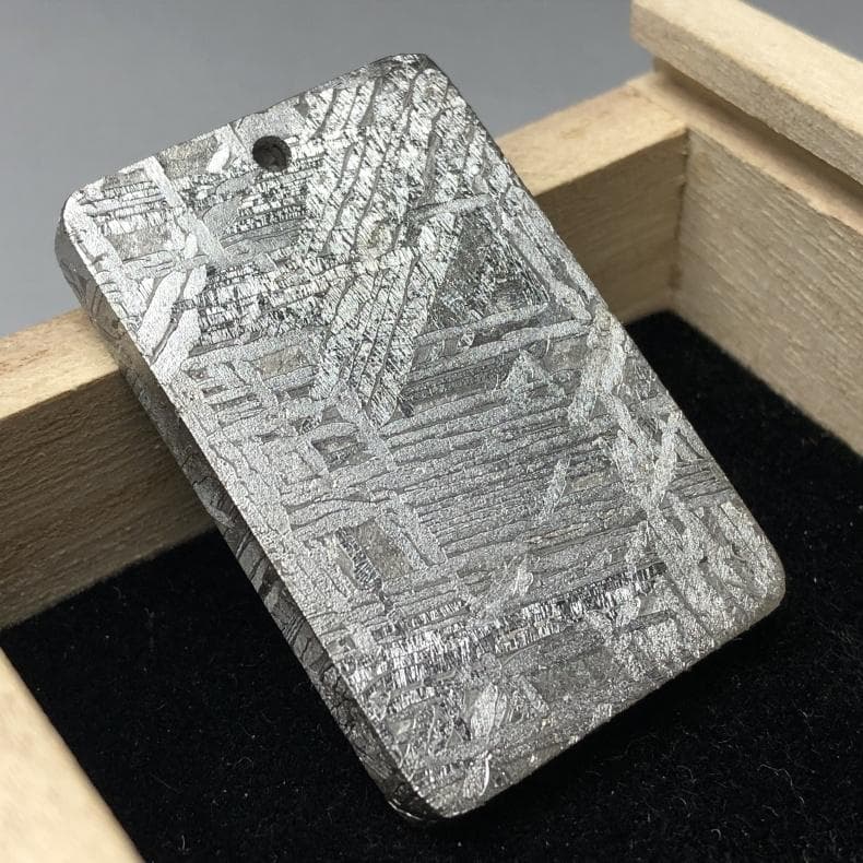 N*a様 隕石 鉄隕石　アルタイ隕石　ペンダントトップ　ナチュラル　原石　重さ約