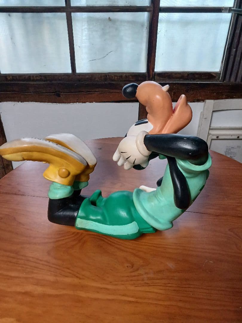 希少！ グーフィー 大型　フィギュア　ディズニー