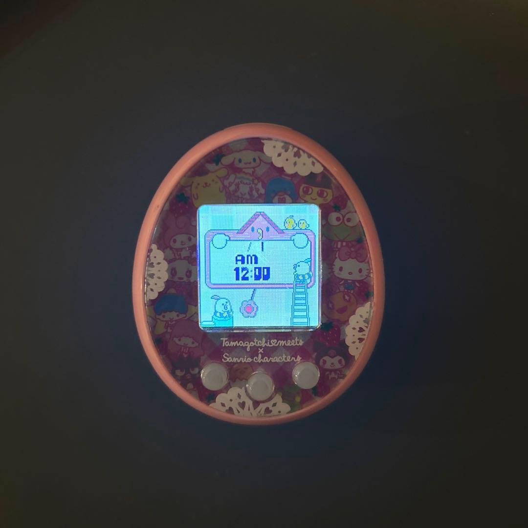 たまごっち♡みーつ　サンリオキャラクターズ　ピンク