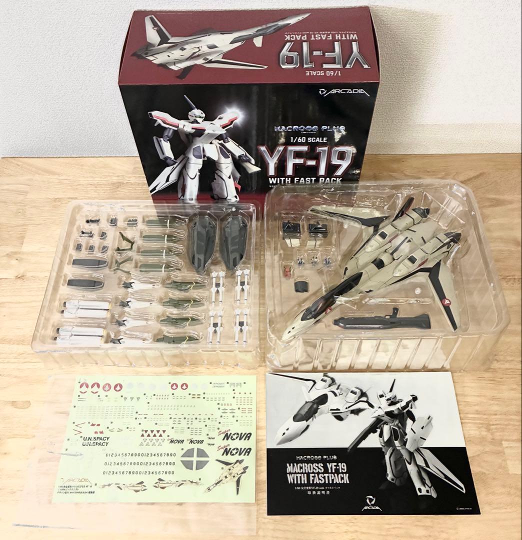 マクロスプラス 1/60 完全変形 YF-19 with ファストパック