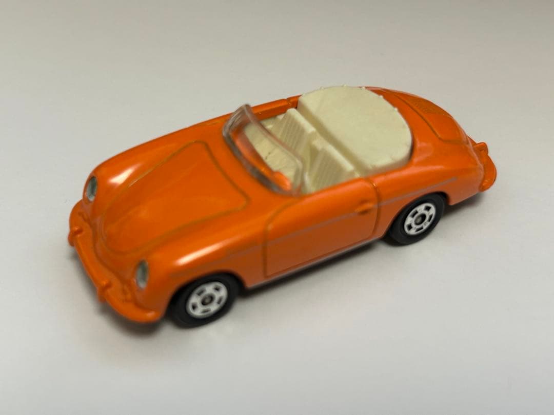 122.トミカF-9-3 ポルシェ356