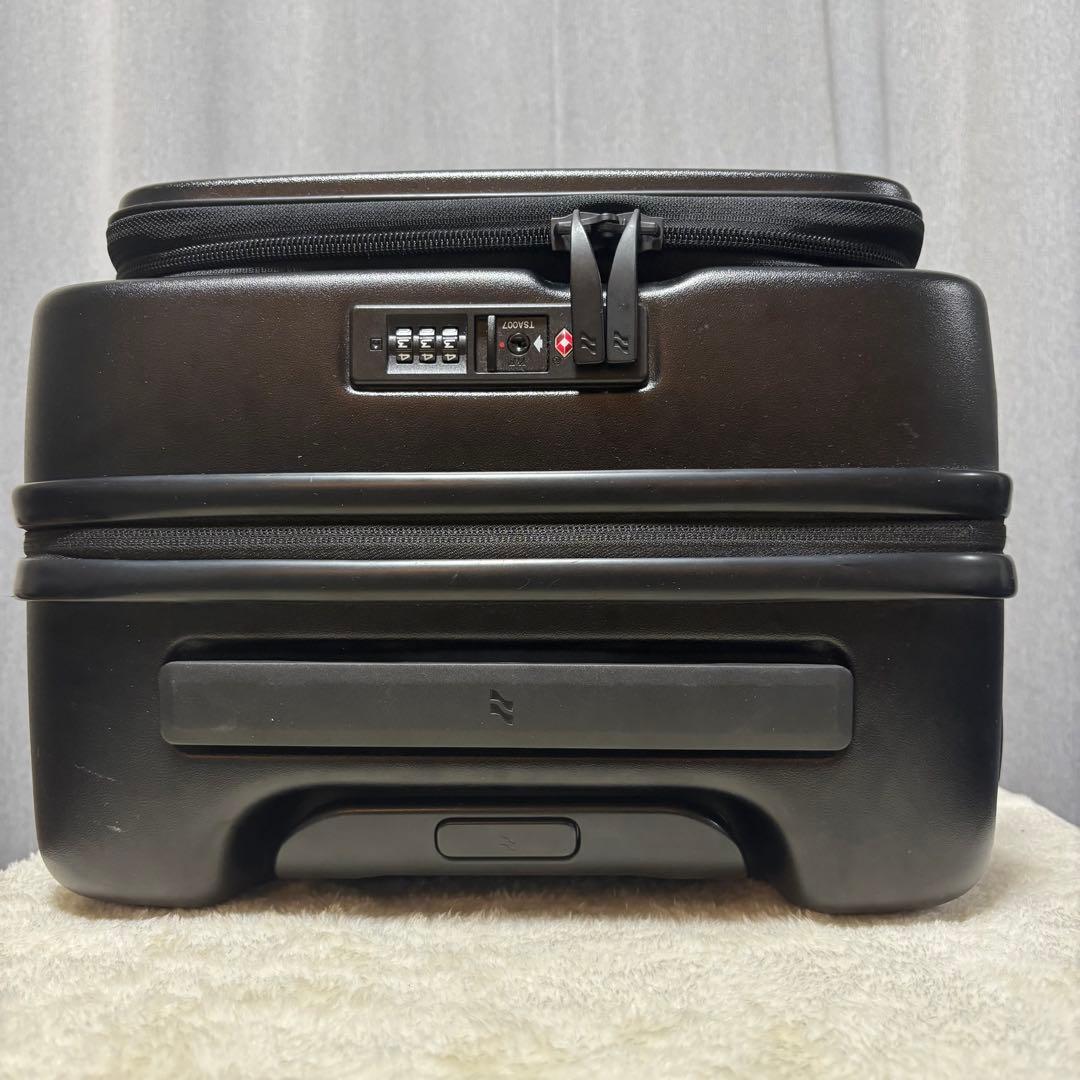 LOJEL スーツケース　Sサイズ　ブラック