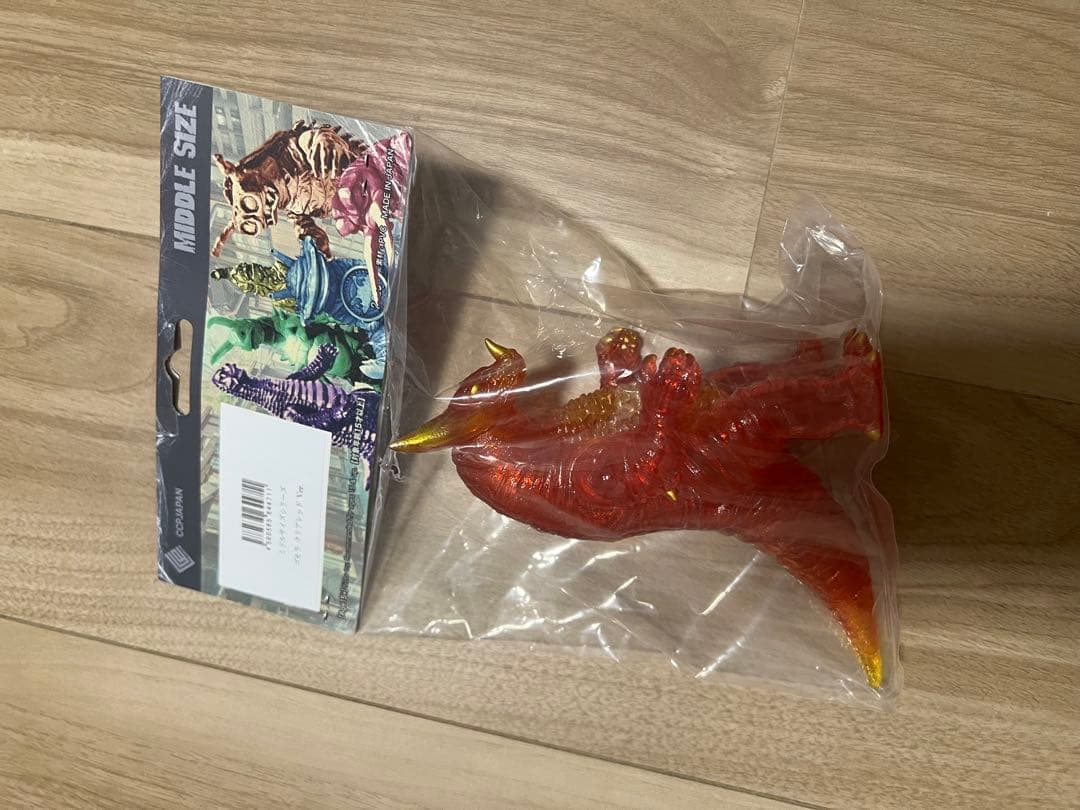 ウルトラ怪獣 ミドルサイズ 赤金