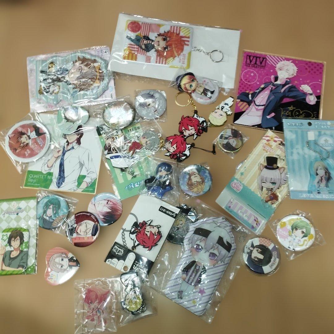 箱込6kg以上　約420点　ゲーム　キャラクターグッズ　まとめ売り　缶バッジ