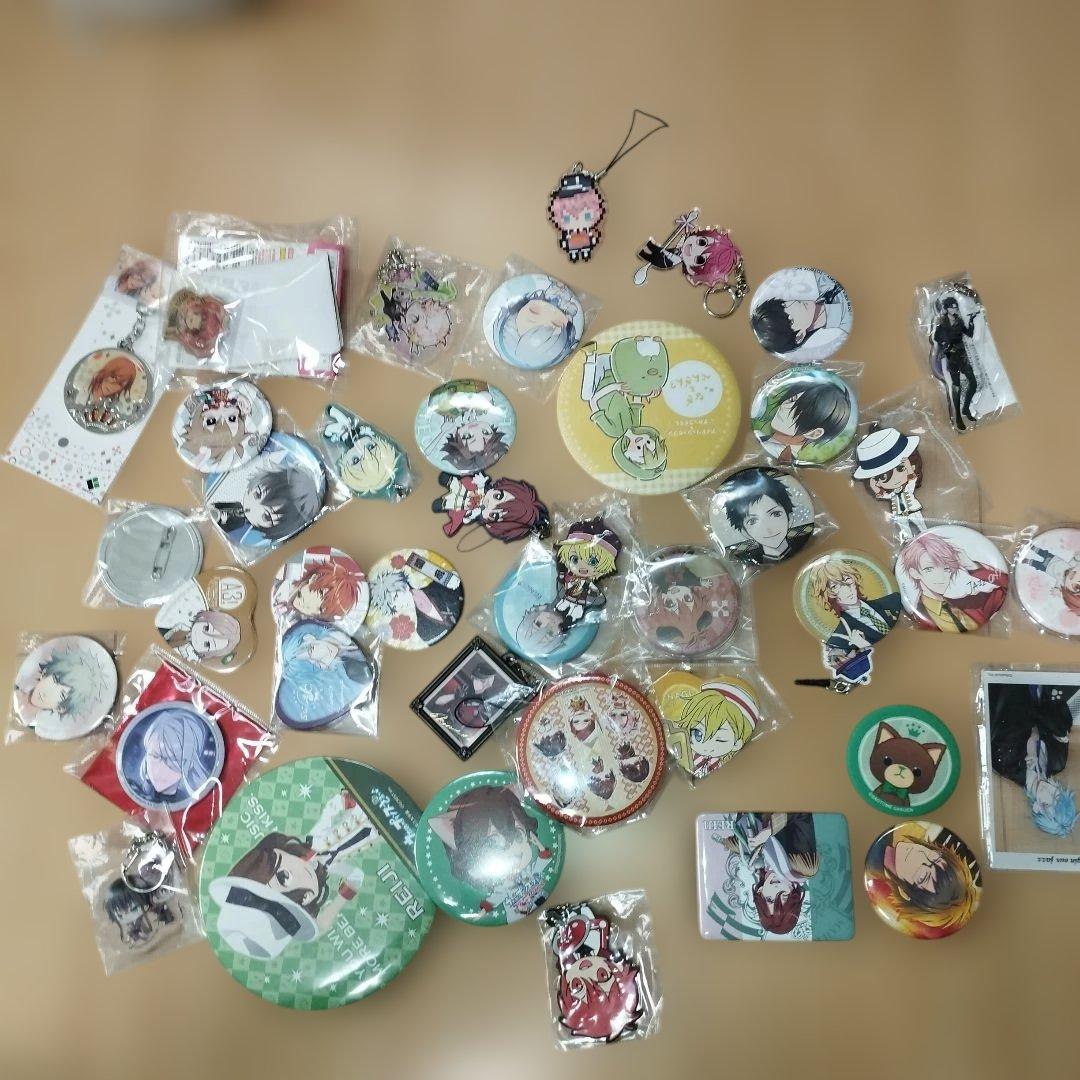箱込6kg以上　約420点　ゲーム　キャラクターグッズ　まとめ売り　缶バッジ