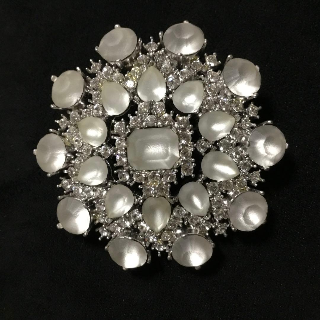 在庫一掃セール中！ハンパない美しさ！FOXEY フローズンブローチ♡