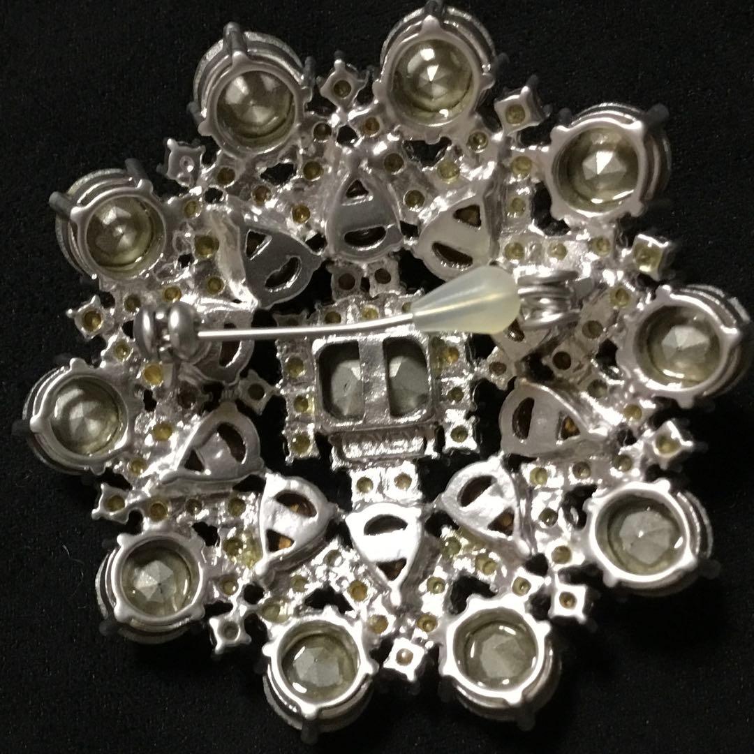 在庫一掃セール中！ハンパない美しさ！FOXEY フローズンブローチ♡