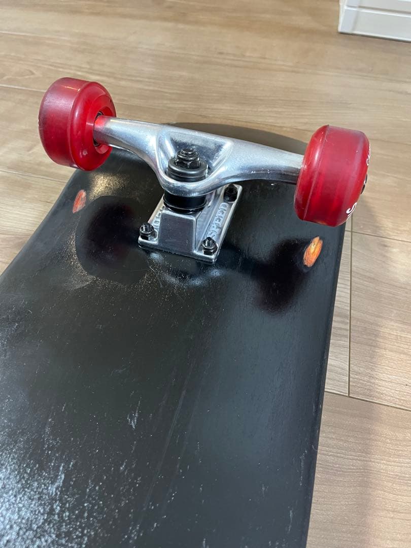 【中古品】スケートボード　コンプリート　（ヘルメット&収納ケース付き）