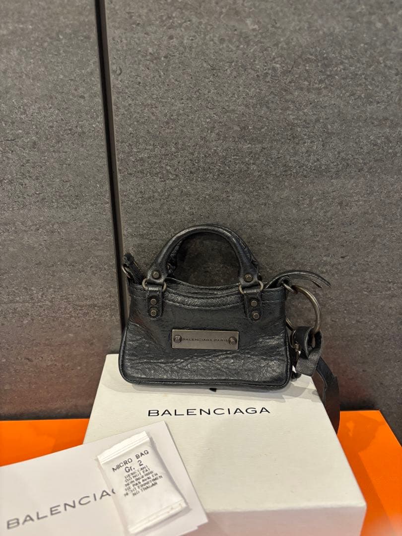 バレンシアガ　ザファースト　ケース　チャーム　ブラック　未使用品★レア物★