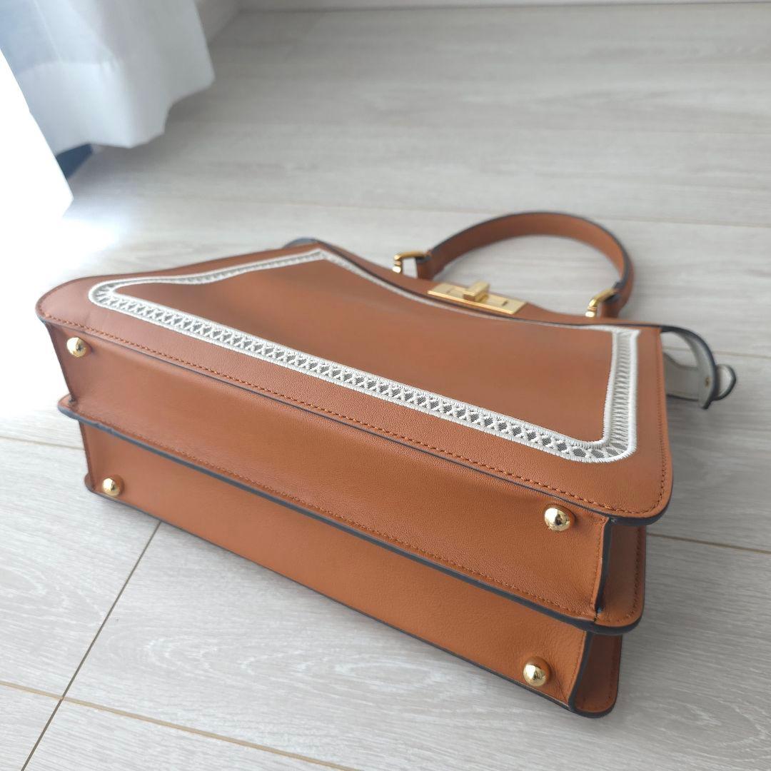 美品【フェンディ】ピーカブー　アイシーユー　ミディアム　刺繍　ハンドバッグ