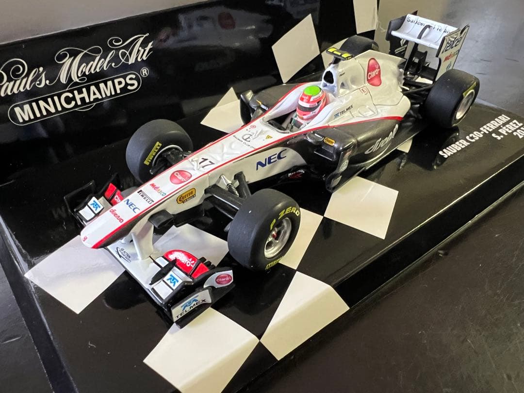 F1 Sauber C3。セルジオペレス直筆サイン入りミニカー1:43