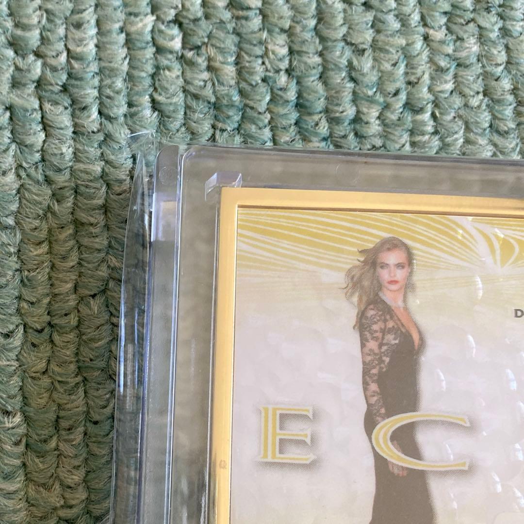 カーラ・デルヴィーニュ 直筆サイン入りカード 1/1