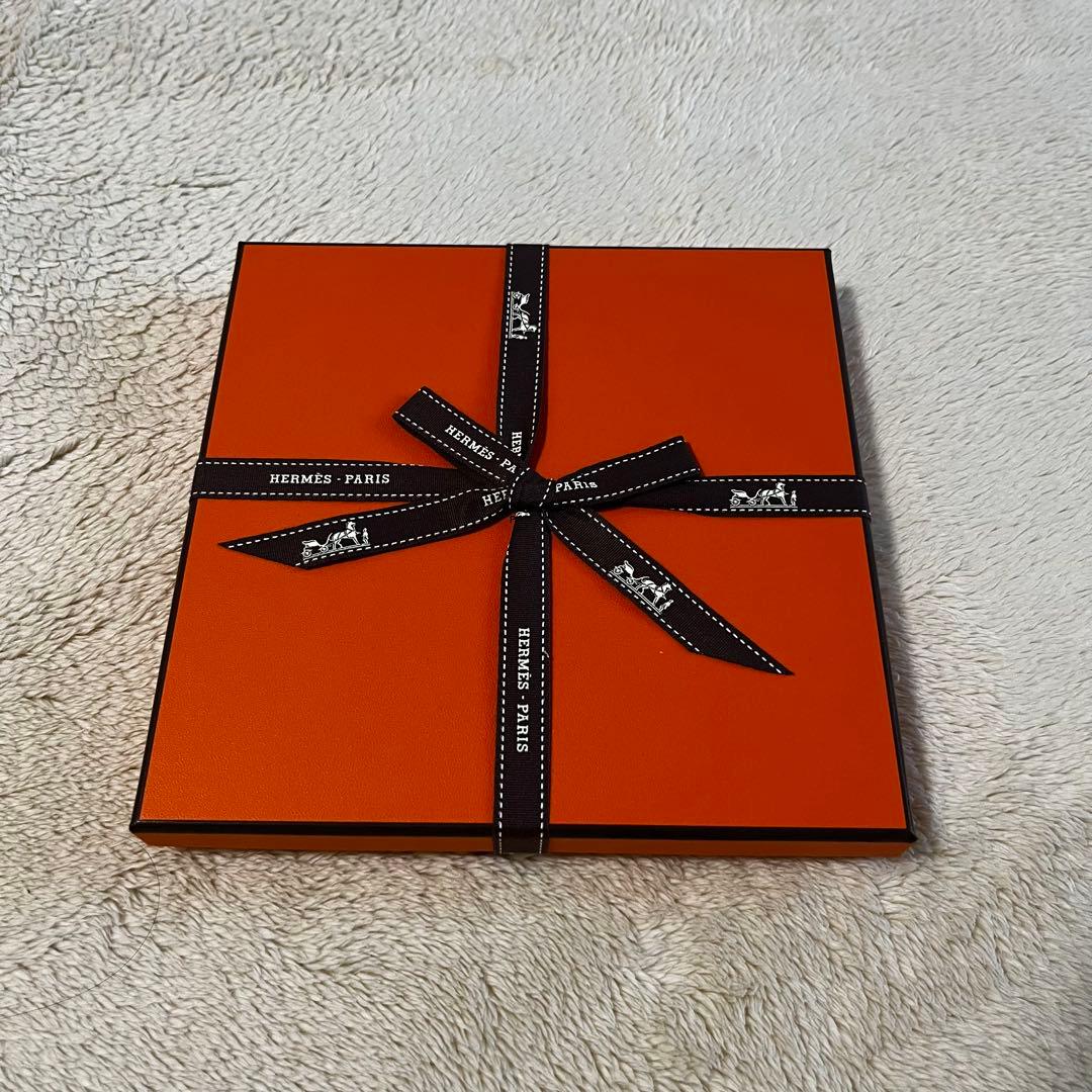 HERMES Hロゴ タオルハンカチ（ピンク） ギフトボックス付き